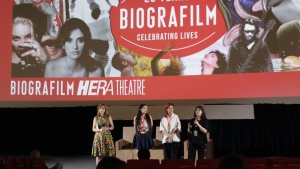 Le ragazze del Liceo Arcangeli con Chiara Boschiero per la proiezione Tell them about us