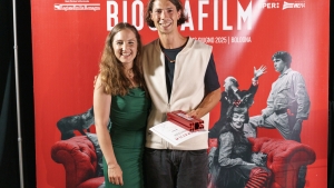 Felix Rier regista di Despite the scars, la protagonista Thea Malfertheiner premiati con premio di distribuzione “L’Italia che non si vede. Rassegna Itinerante di Cinema del Reale” e la Menzione Speciale Hera “Nuovi Talenti” del concorso Biografilm Italia
