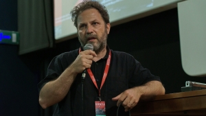 Giovanni Troilo regista di Democracy in America