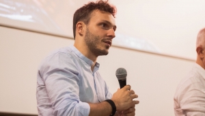 Il protagonista Niccolò Govoni di School of Life