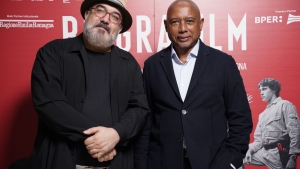 Massimo Benvegnù e Raoul Peck regista di Orwell 2+2=5