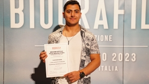 Sajid Khan Nasiri, "The Mind Game", Premio Bring the Change Aldini Valeriani Arca di Noè; Menzione Speciale "Tutta un'Altra Storia"