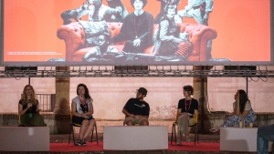 La regista Joanna Janikowska e i protagonisti Simone Gimona, Olivia del Bravo e Francesca Sparacino di Comrades