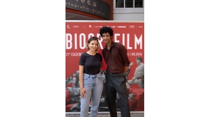 Il regista Arjun Talwar e la montatorice e co-sceneggiatorice Bigna Tomschin di Letters from Wolf Street