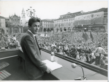 1 Enrico Berlinguer C foto Archivio Fondazione Istituto piemontese Gramsci Piccola